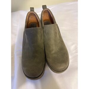 Eurosoft by Sofft Olive Green Slip On Comfort Heeled Loafer Shoes Sz 8